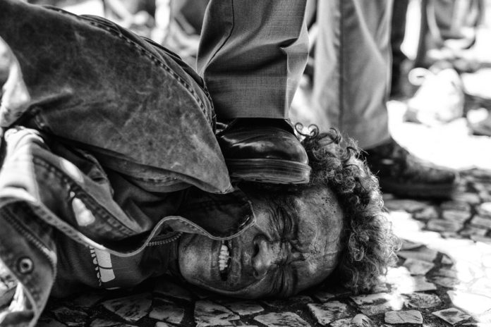 Um sábado manicomial