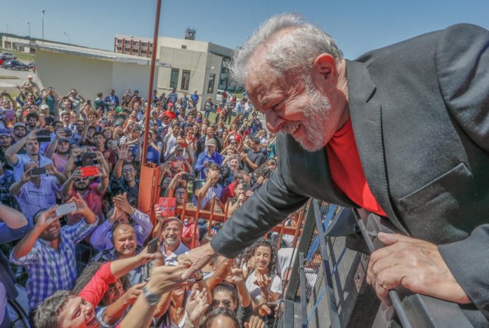 Lula ironiza protesto de ruralistas: “Deviam ter protestado quando criamos a universidade”