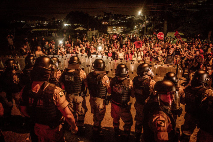 Greca sufoca manifestações com interditos proibitórios