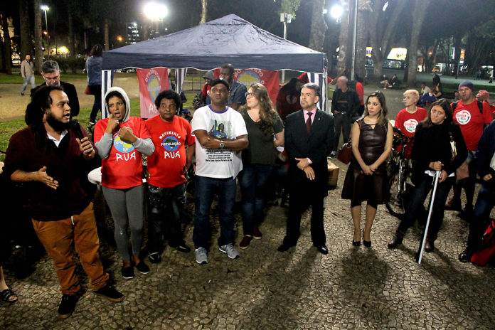 Entidades repudiam notícia que criminaliza moradores de rua