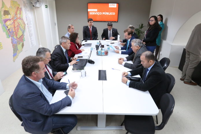 Reajuste dos servidores de Curitiba será votado na segunda-feira