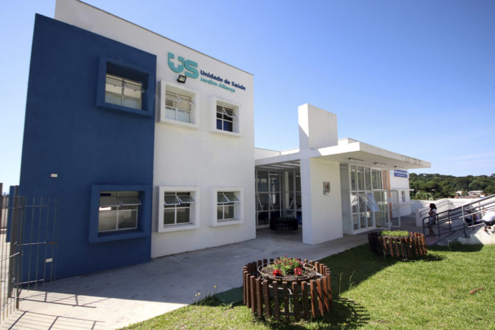 Curitiba tem 8,6 mil profissionais na saúde e falta de médicos