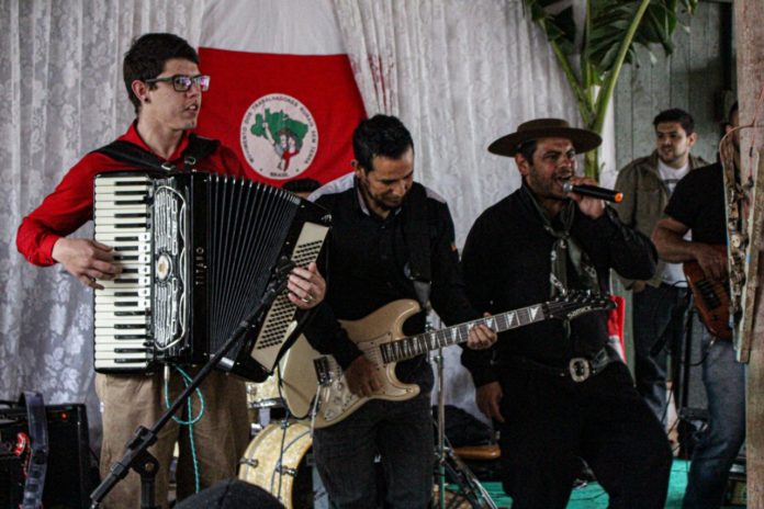 Comunidade do MST em Ponta Grossa comemora 17 anos de produção e luta