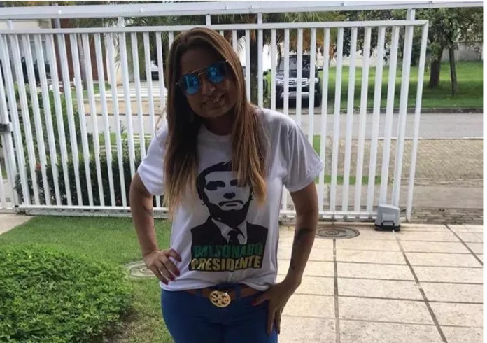 Promotora do caso Marielle é bolsonarista e postou foto com deputado que quebrou placa da vereadora