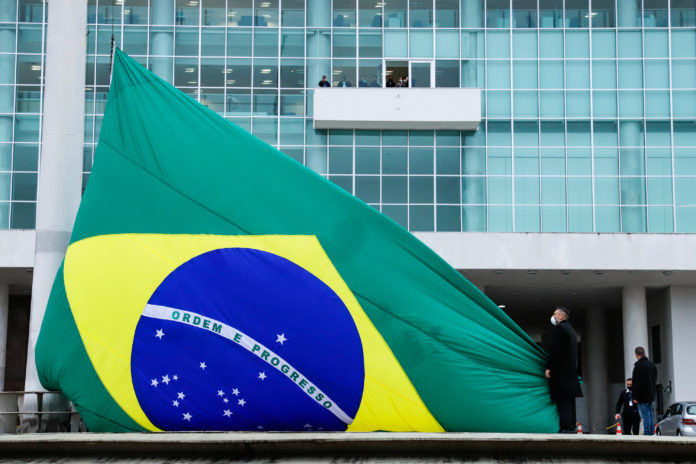 Justiça proíbe manifestações presenciais em Curitiba