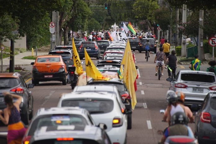 Curitiba é novamente tomada pelo grito de “Fora Bolsonaro”